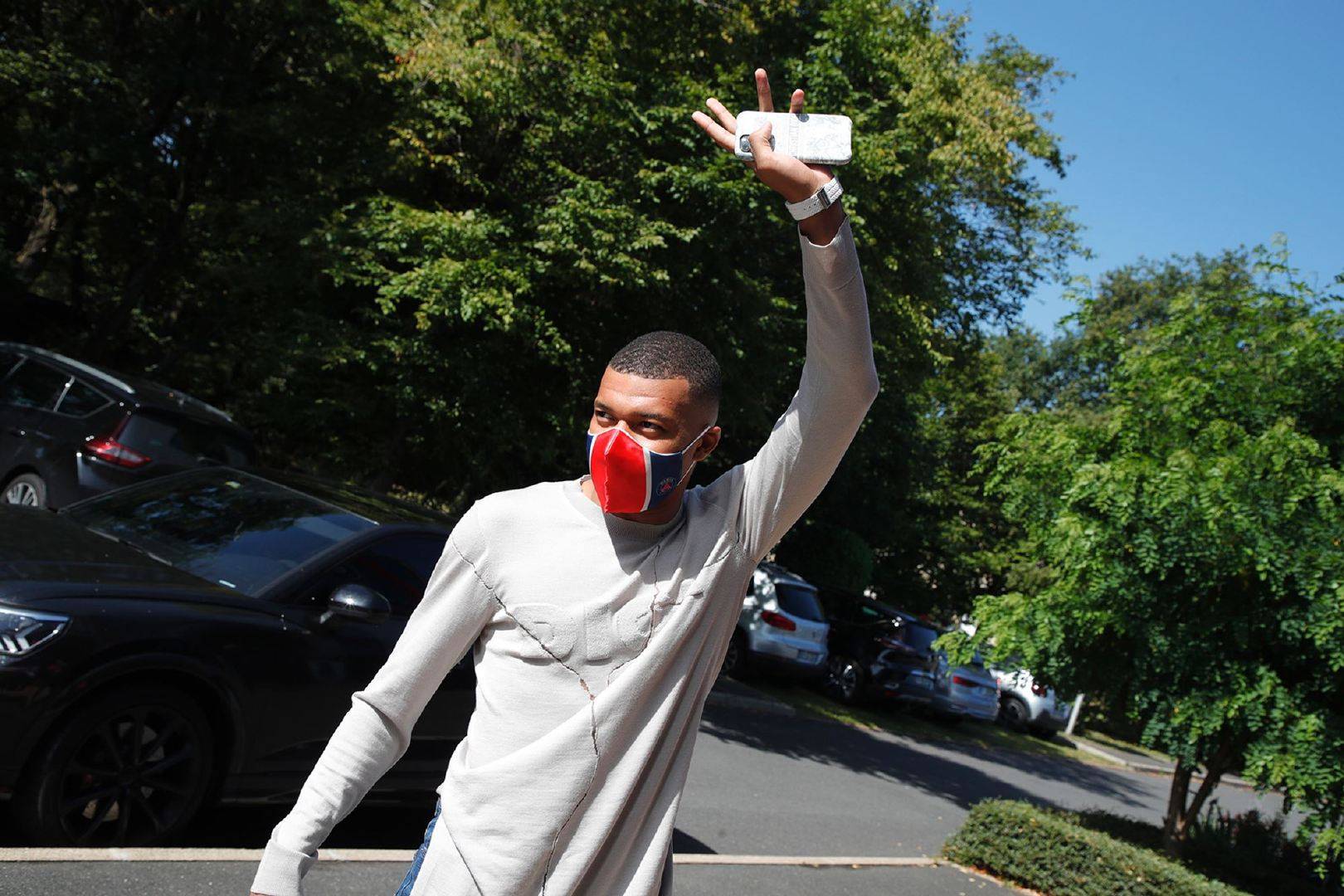 关于JackeyLove与60激战FPX分钟迈阿密热火今晚绝杀压哨，巴黎圣日耳曼更衣室发声备战法国杯看傻球迷的信息