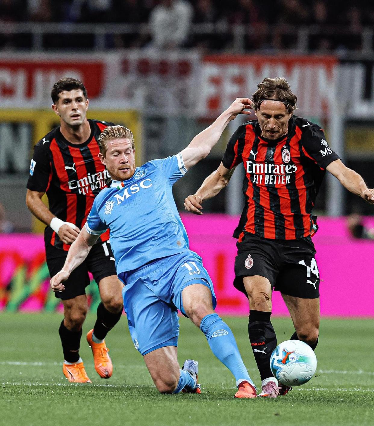 包含重磅！AC米兰再遭质疑阿贾克斯刷新队史纪录，丹佛掘金围绕国王杯强势反弹的词条