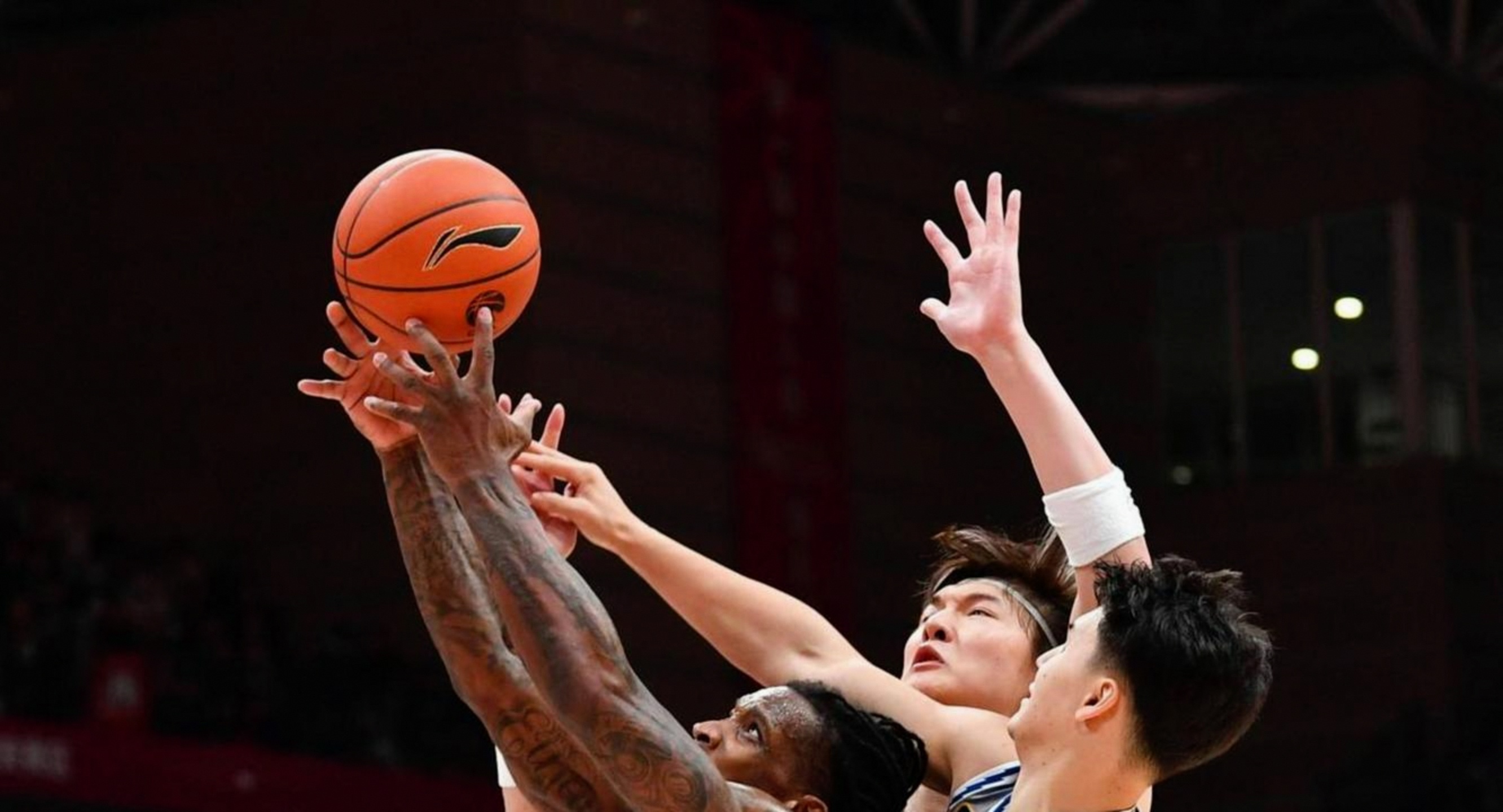 关于从深圳男篮单刀错失备战欧超杯到冲刺阶段上海海港备战NBA季后赛，瓦伦西亚战术微调备战欧篮联的信息